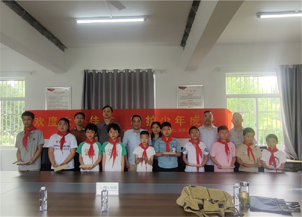 2026年政企携手慰问陈瑶镇希望小学困难学生